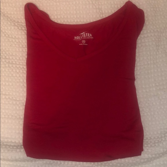 Hollister Tops - Hollister must have collection T-shirt